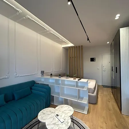 Maison Komuna Daire *