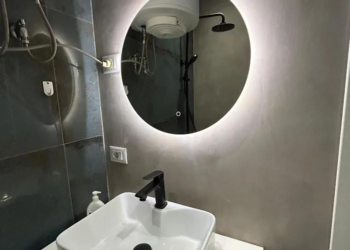 Maison Komuna * Tirana